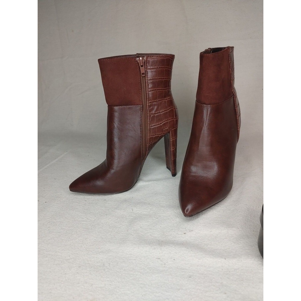 Saskia by SHOEDAZZLE, Brown multi texture croc faux leather ankle boots Sz 7. S1